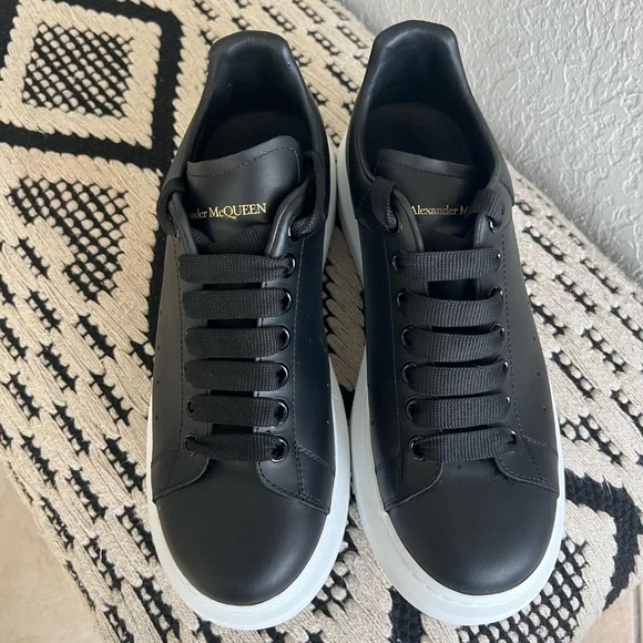 Alexander McQueen Mens Black Sneakers - Picture 2 of 6